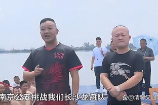 贝林厄姆再次现场观战弟弟比赛，并佩戴桑德兰围巾